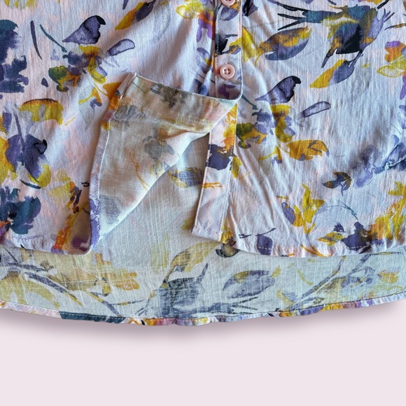 Torrid NWT Lilac Cap Sleeve Floral Blouse Size Women 0 (Large) - Picture 3 of 5